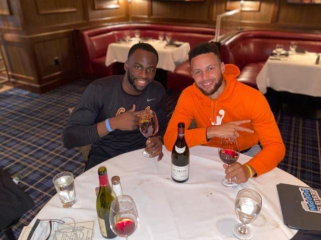 乐鱼全站app-追梦为库里设宴庆祝里程碑 勇士老板豪爽买单结账